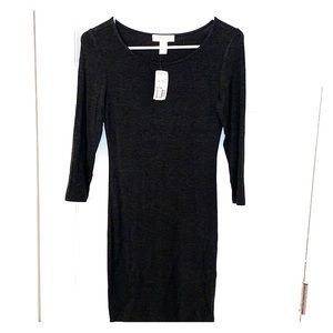 Woman’s Forever 21 dress